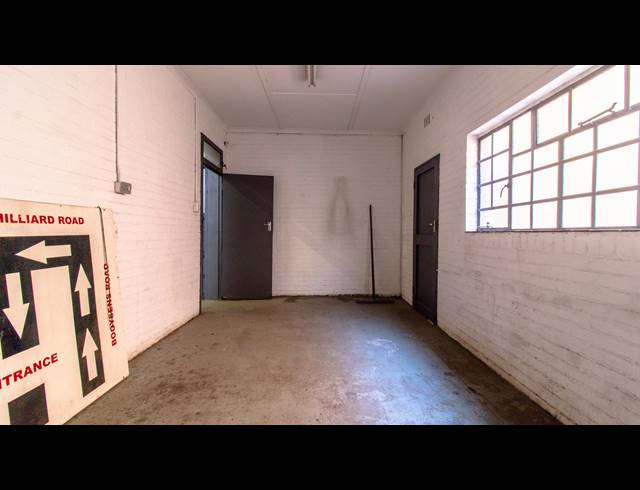 495M² FACTORY FOR SALE IN BOOYSENS